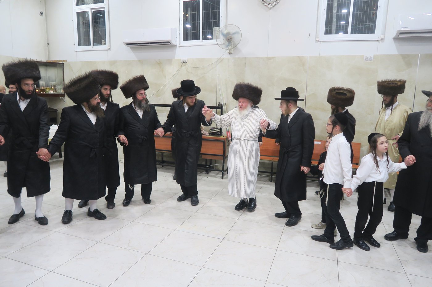 שמחת בית השואבה אצל האדמו"ר המהרי"ד מלעלוב