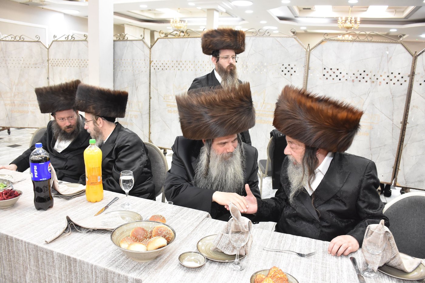 שמחת התנאים בחצרות נדבורנה - נאראל - זוועהיל - שאץ ויזניץ