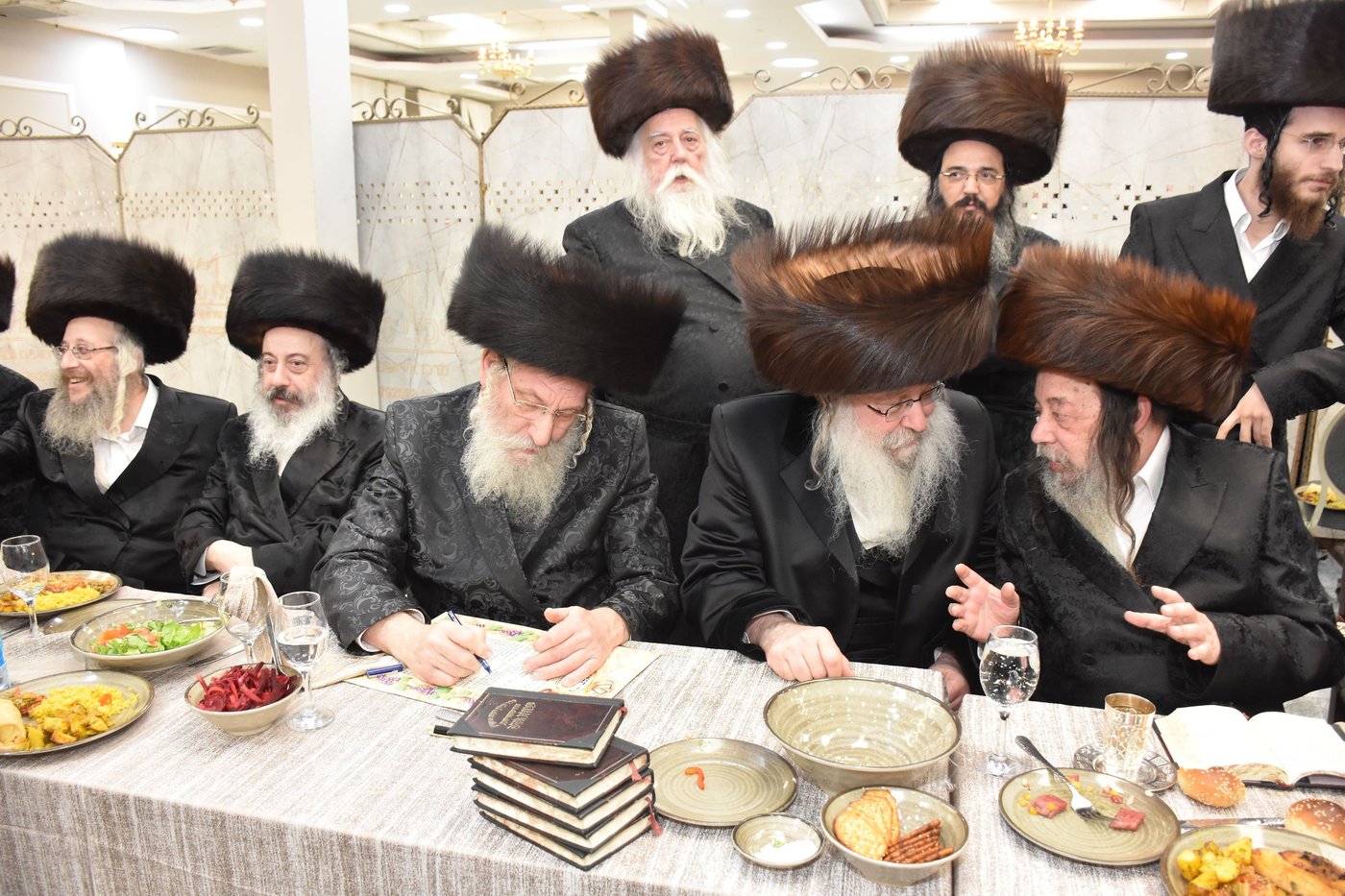 שמחת התנאים בחצרות נדבורנה - נאראל - זוועהיל - שאץ ויזניץ
