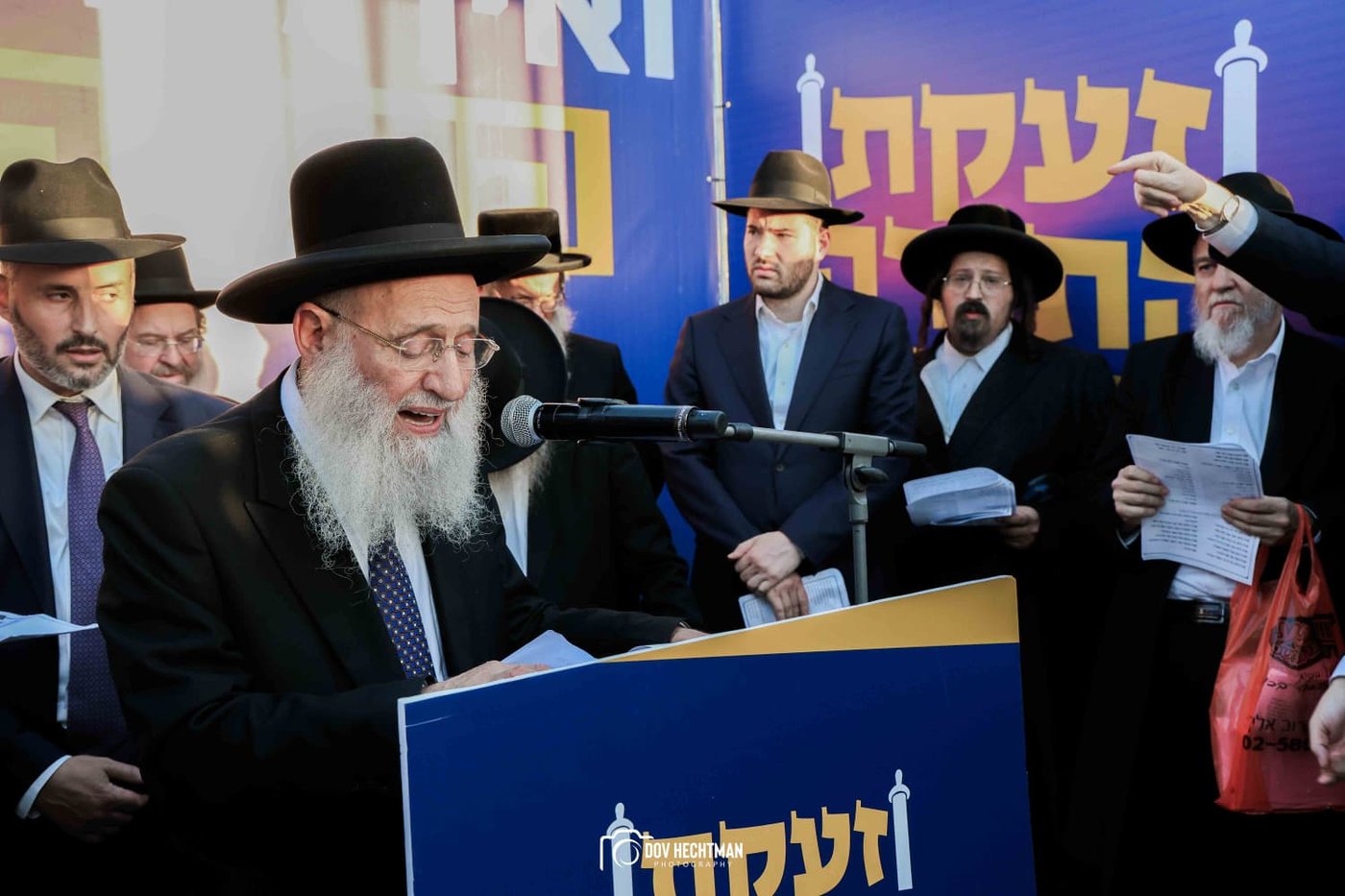 מתוך במת התפילה: רגעי התפילה והסליחות שהרעידו את ההמונים