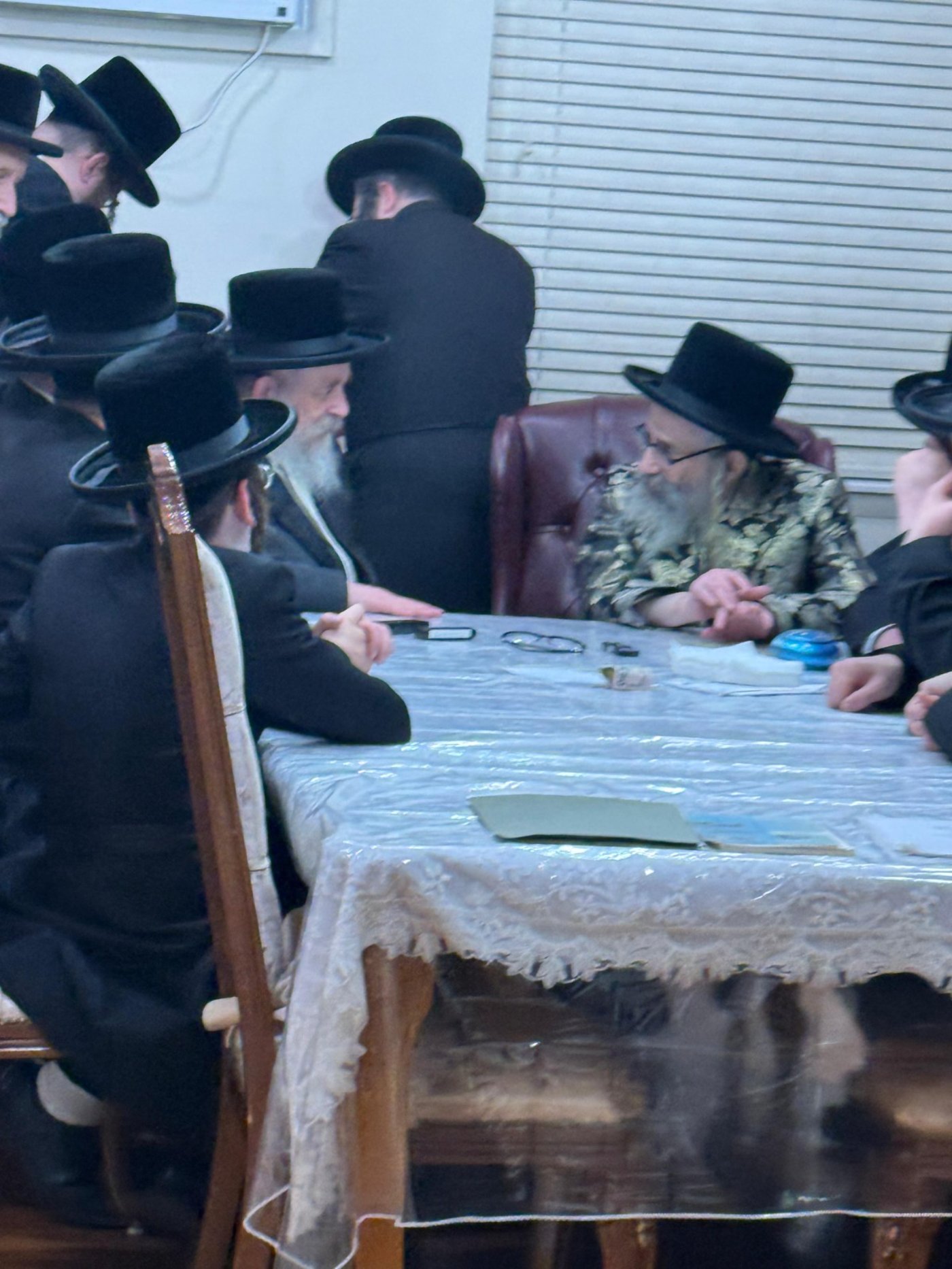 האדמו"ר מסקווירא מב"פ בביקור אצל האדמו"ר מויז'ניץ ווילאמסבורג