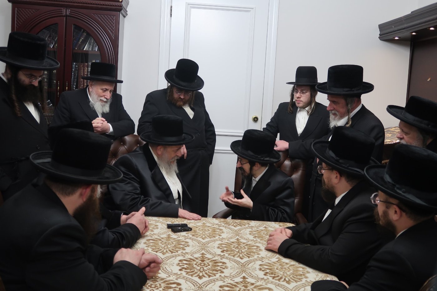 האדמו"ר מסקווירא מב"פ בביקור אצל האדמו"ר מסקולען