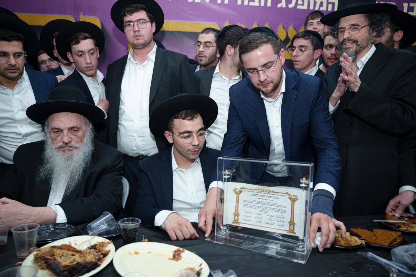 גדולי הדור במכתב חיזוק נדיר לבחור אריאל שמאי; זו המתנה שקיבל