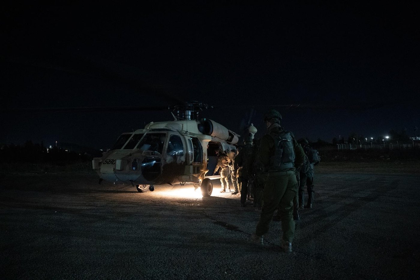 פעילות כוחות מחטיבת עציון בשיתוף חיל האוויר בכפר צוריף