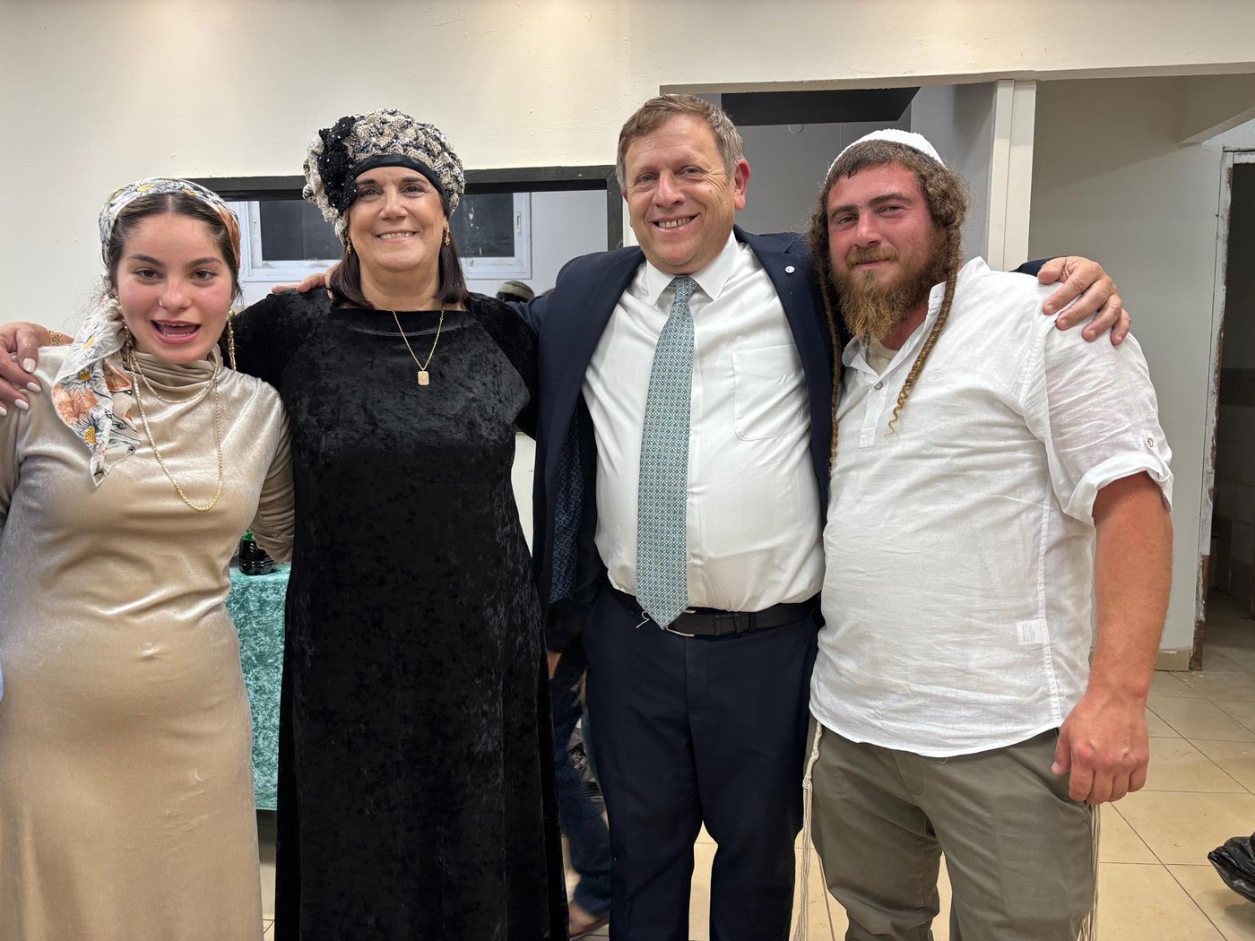 יהושע גילביץ, ההורים השכולים חגי ותחיה לובר ואביה