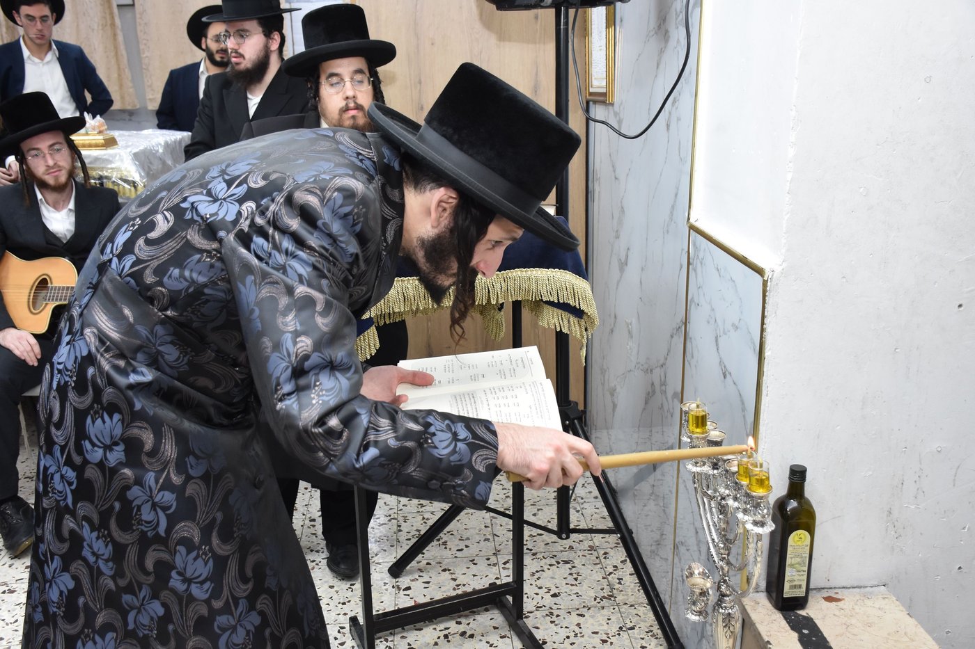 הדלקת נרות חנוכה במבקשי השם