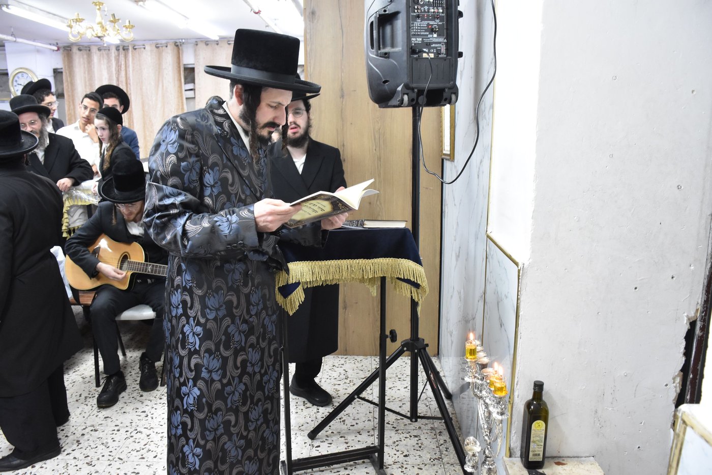 הדלקת נרות חנוכה במבקשי השם