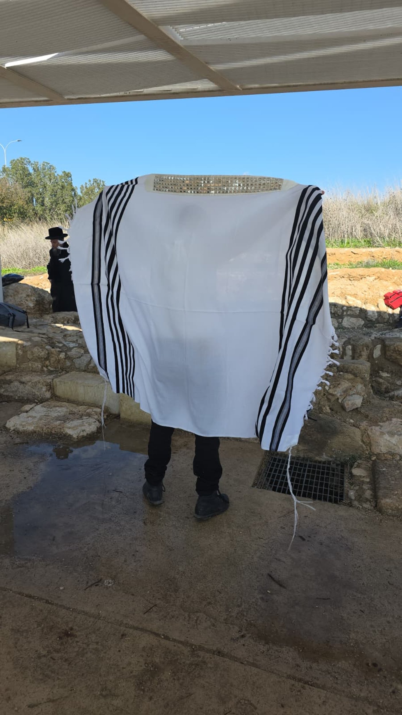 חנוכה בבית הכנסת העתיק אום אל-עומדן שבמודיעין
