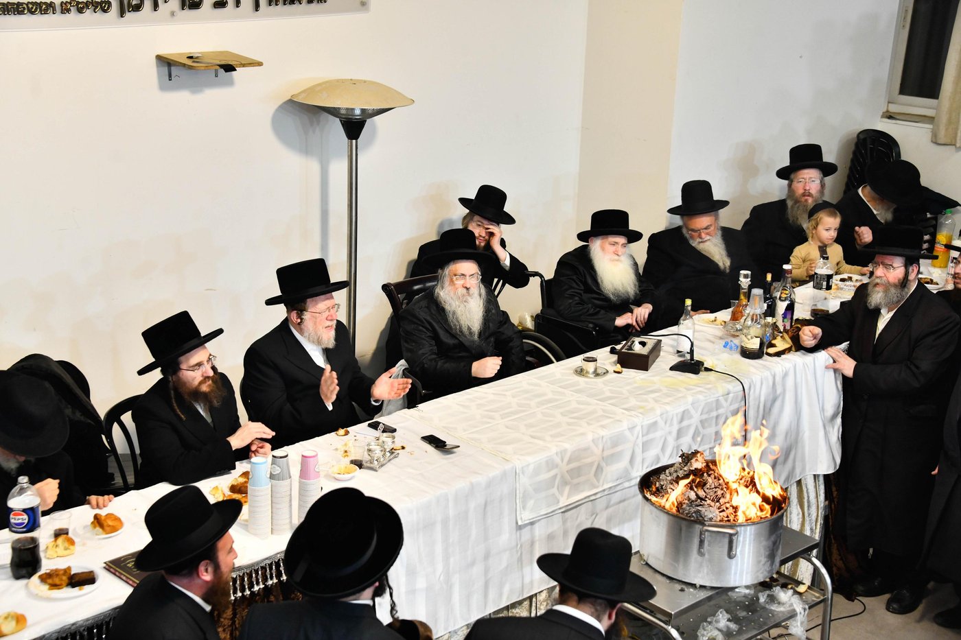 זאת חנוכה בחצה"ק טולנא