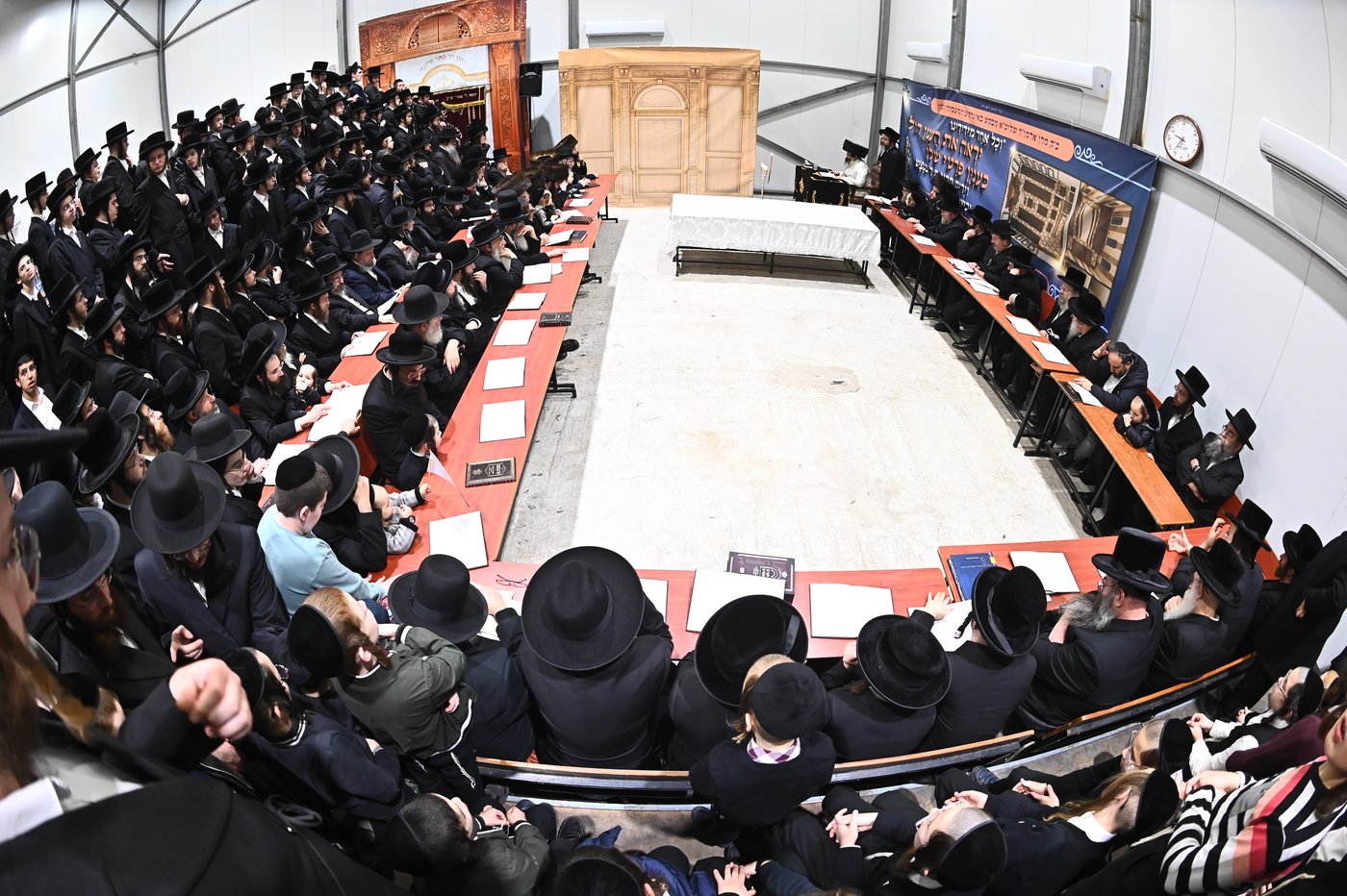 זאת חנוכה בחצה"ק זוטשקה