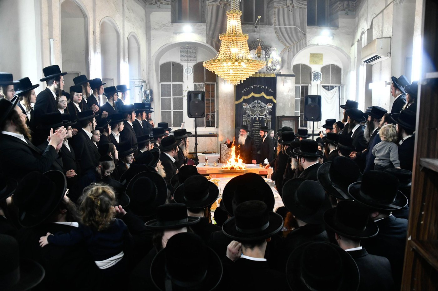 זאת חנוכה בחצה"ק לעלוב ירושלים