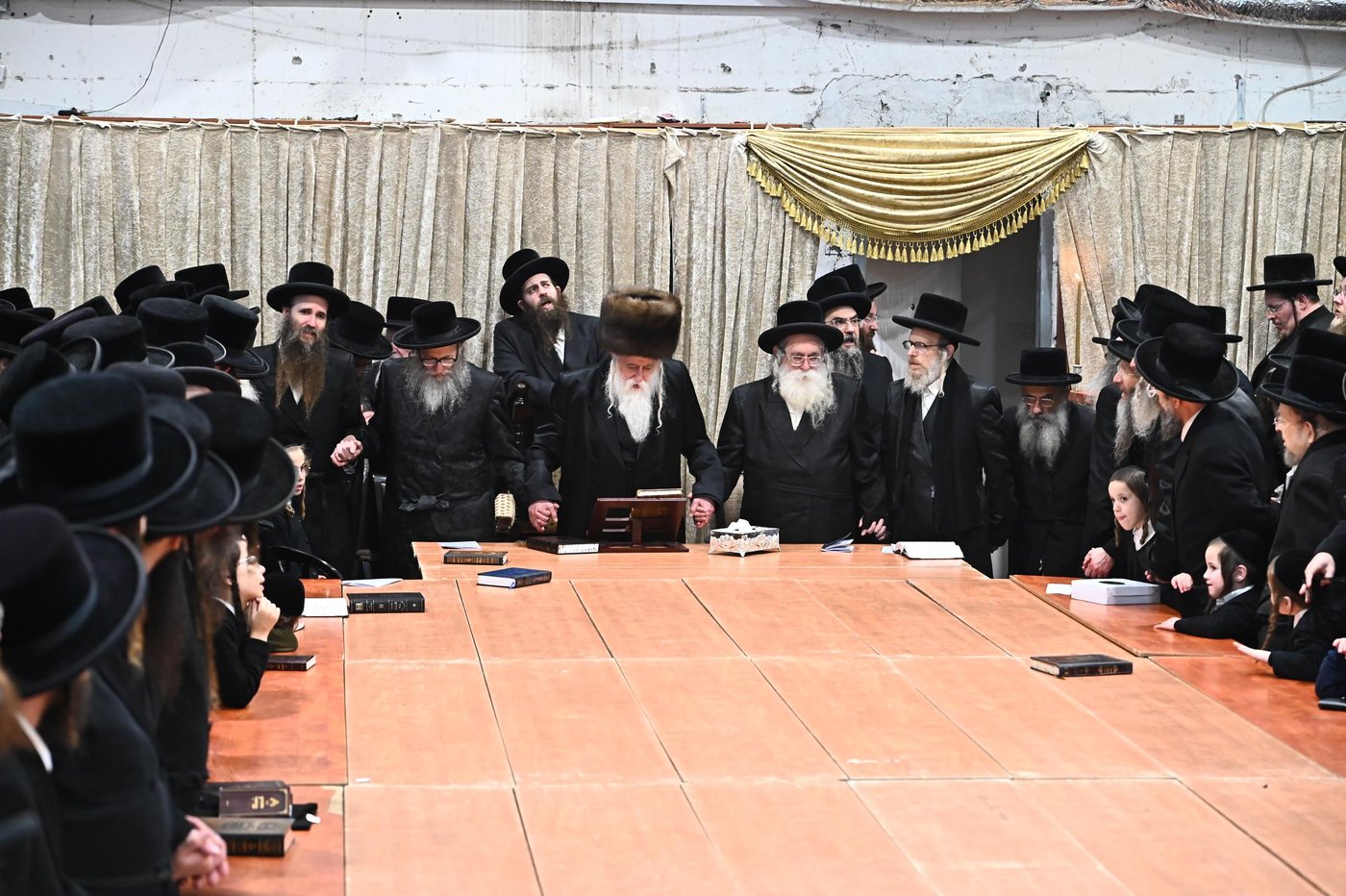 זאת חנוכה בחצה"ק מכנובקא בעלזא