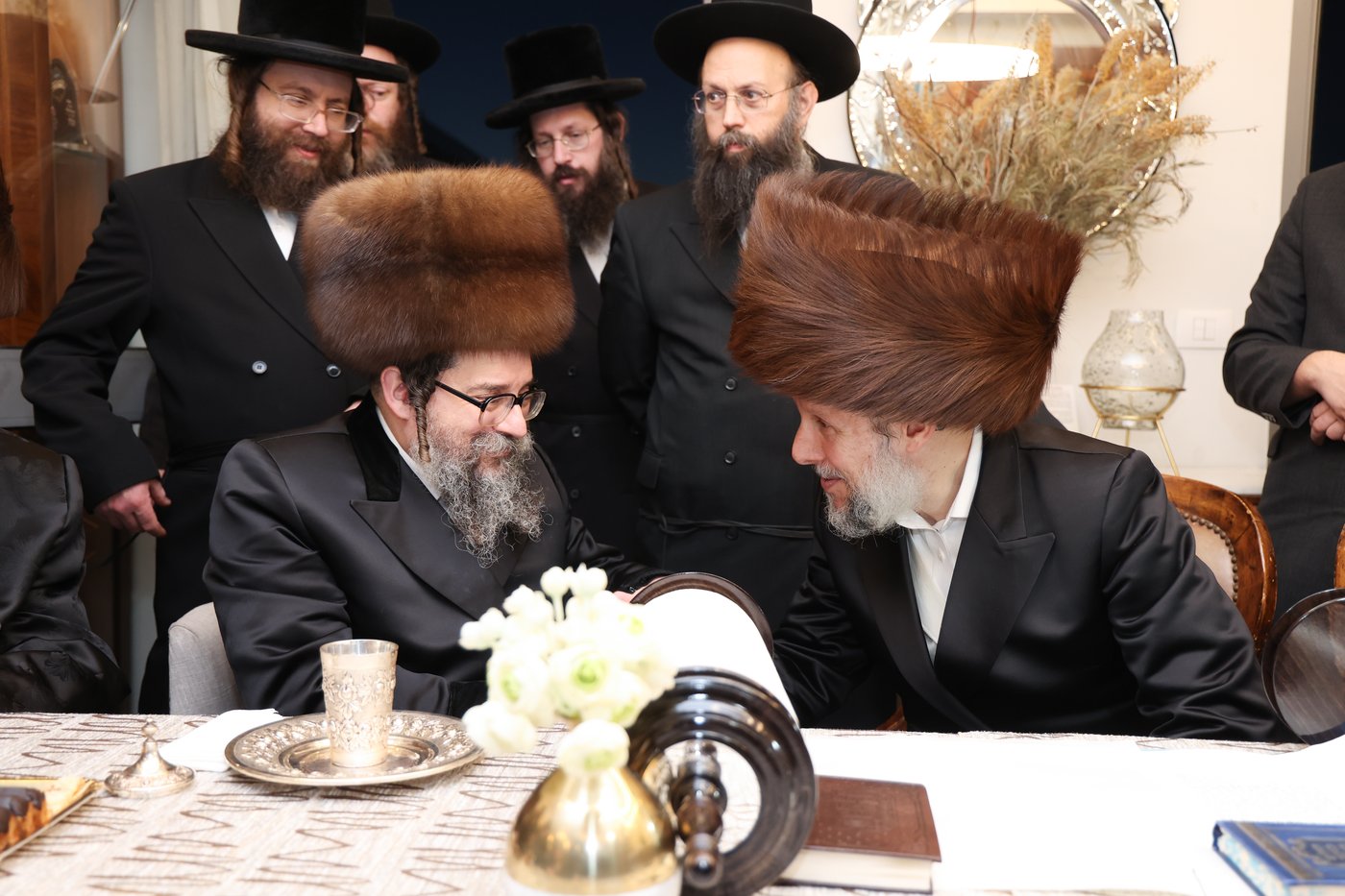 הכנסת ספר תורה לביהמ"ד סקולען בעיה"ק ירושלים