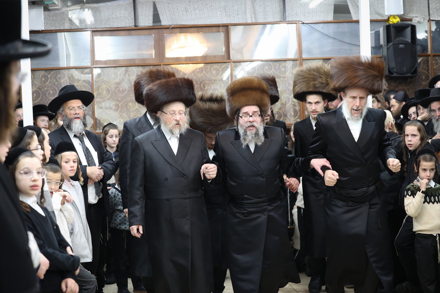 הכנסת ספר תורה לביהמ"ד סקולען בעיה"ק ירושלים