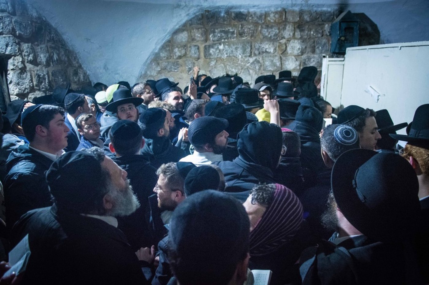 ליל עשרה בטבת בקבר יוסף שבשכם