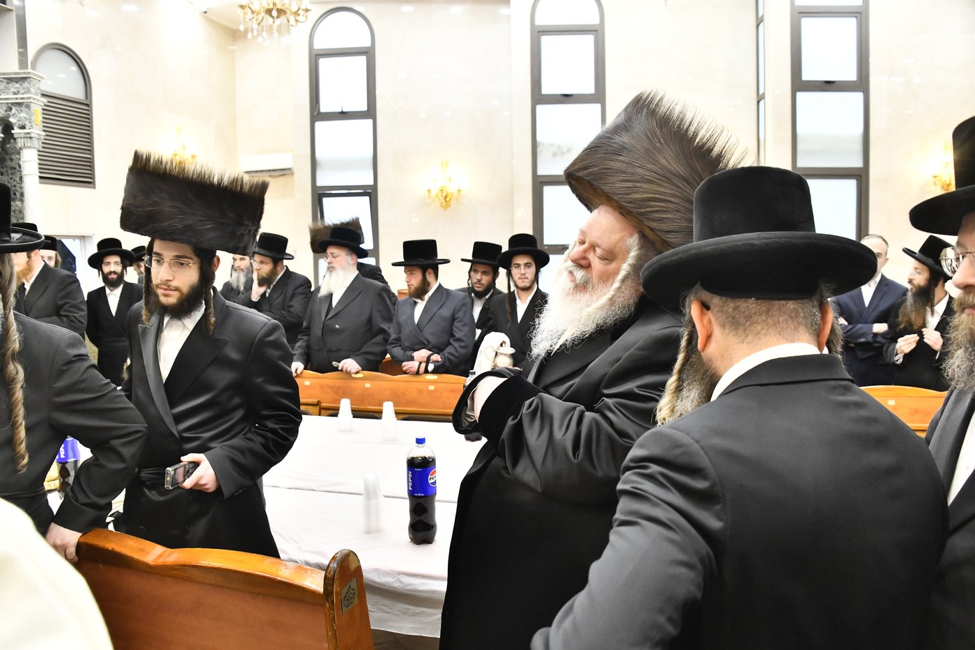 שמחת הברית בחצרות קרעטשניף - פרמשילאן - ספינקא