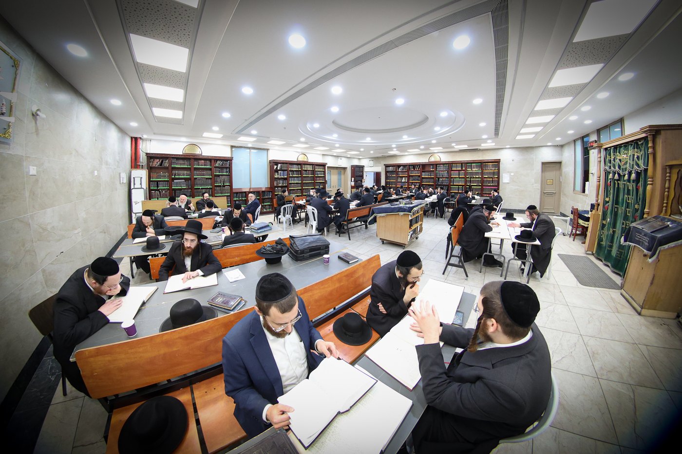 מעמד הסיום אצל הגה"צ רבי חיים צבי מייזליש