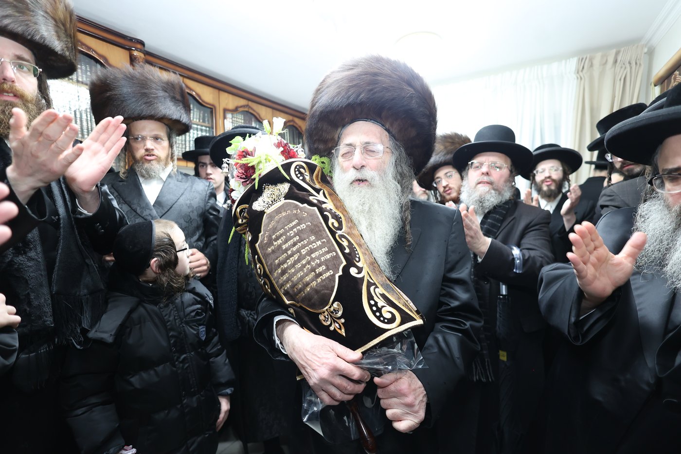 הכנסת ס"ת לע"נ האברך ר' מרדכי יואל פעקעטע זצ"ל