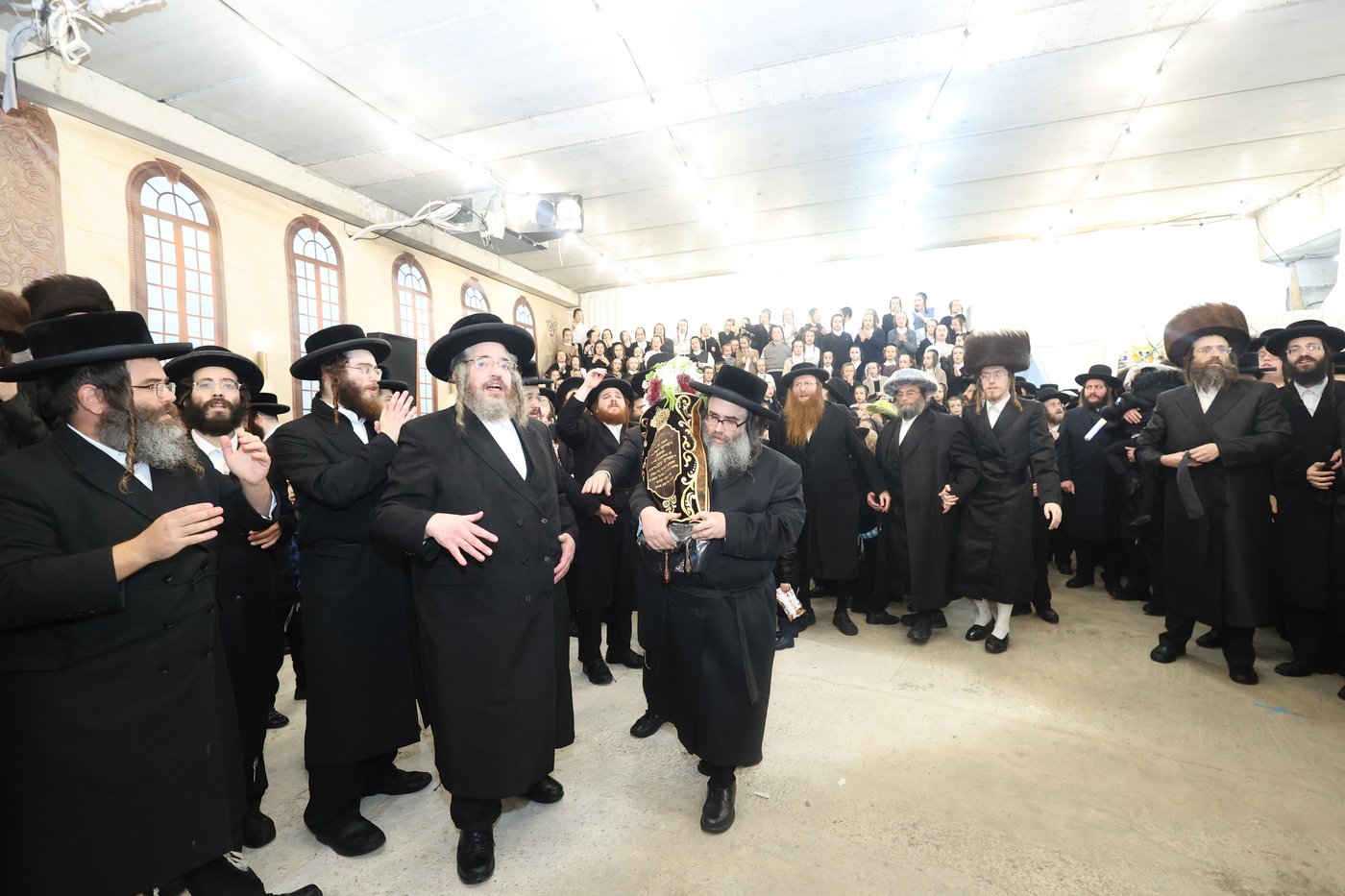 הכנסת ס"ת לע"נ האברך ר' מרדכי יואל פעקעטע זצ"ל
