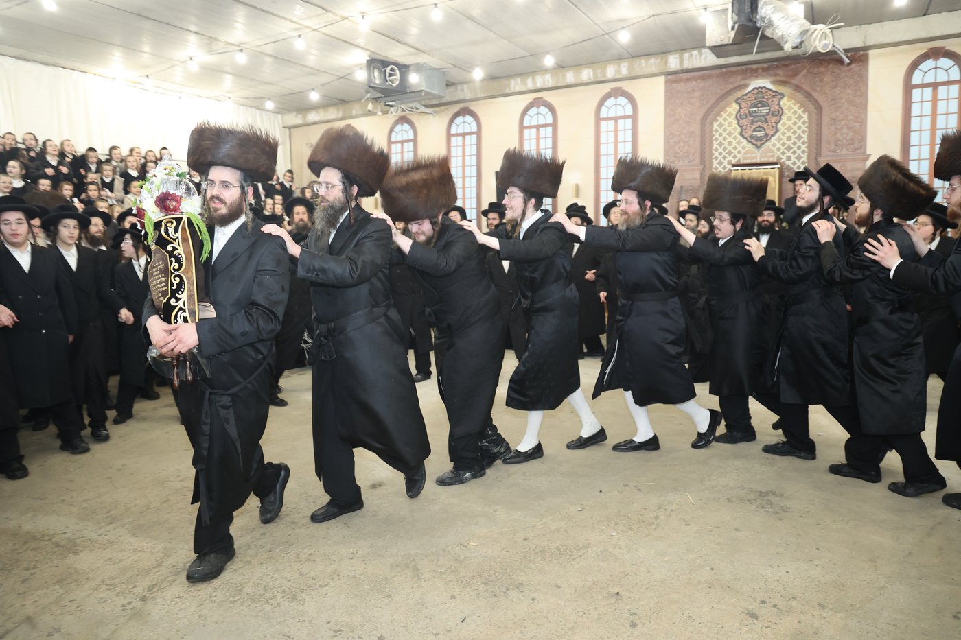 הכנסת ס"ת לע"נ האברך ר' מרדכי יואל פעקעטע זצ"ל