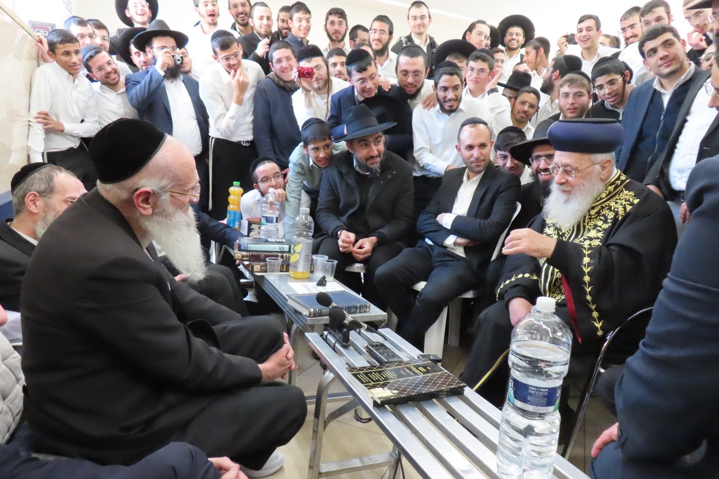 ניחום אבלים אצל הגה"צ עזרא ניסן 