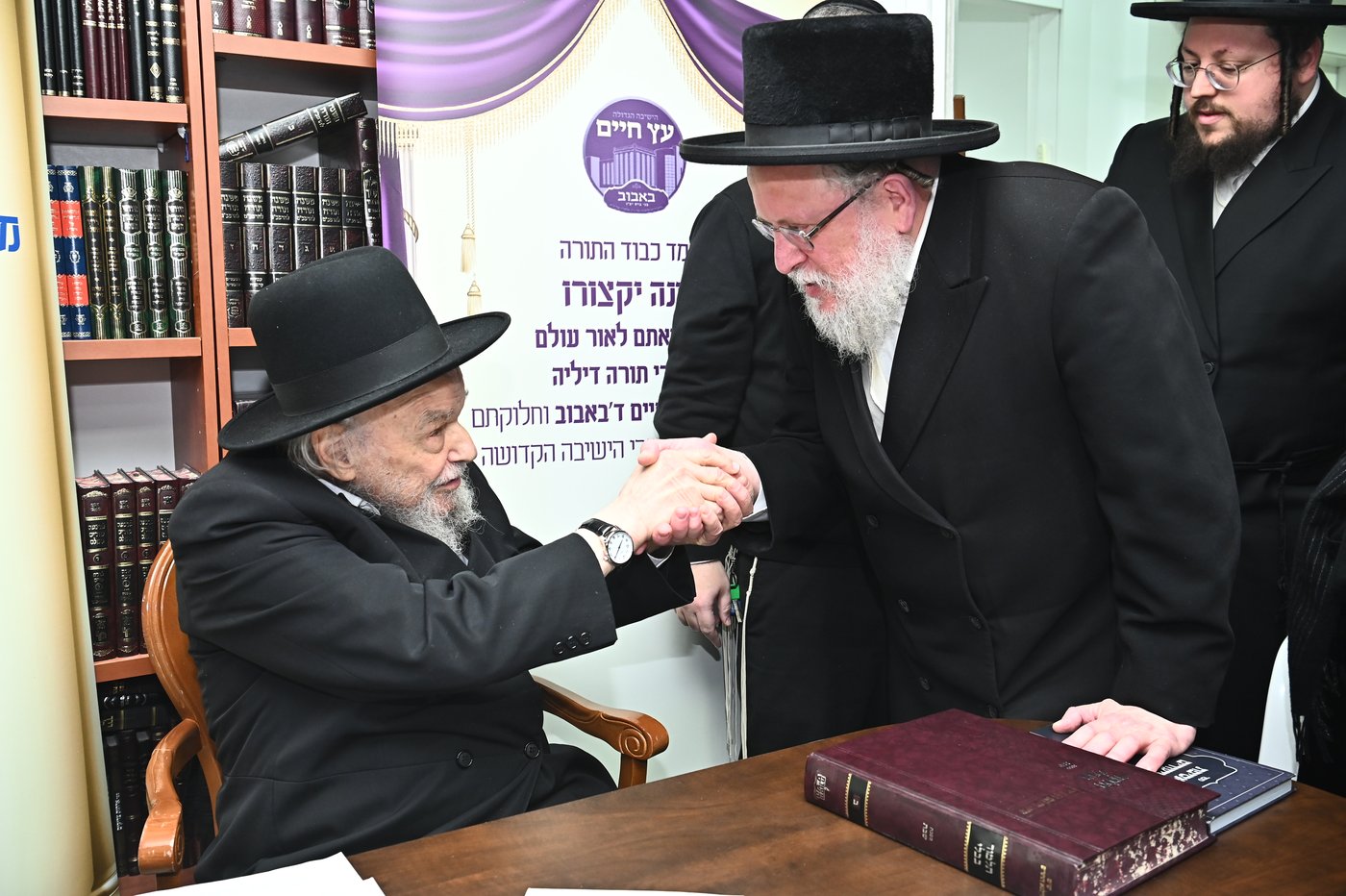 בחורי עץ חיים בבתי גדולי ישראל