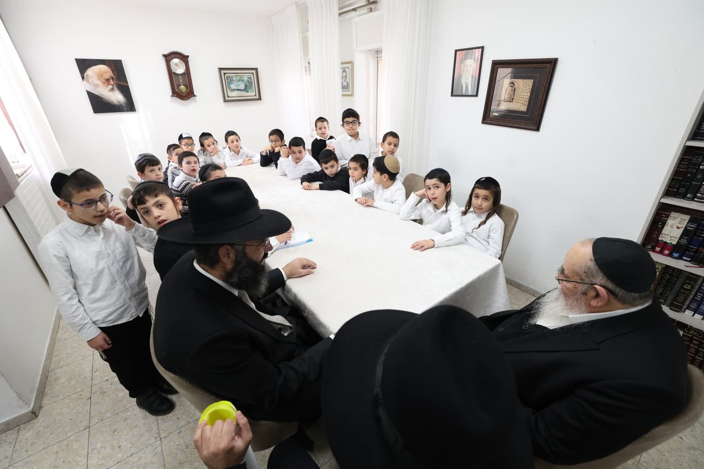 תלמידי חזון מאיר ובית ישראל במעונם של גדולי ישראל