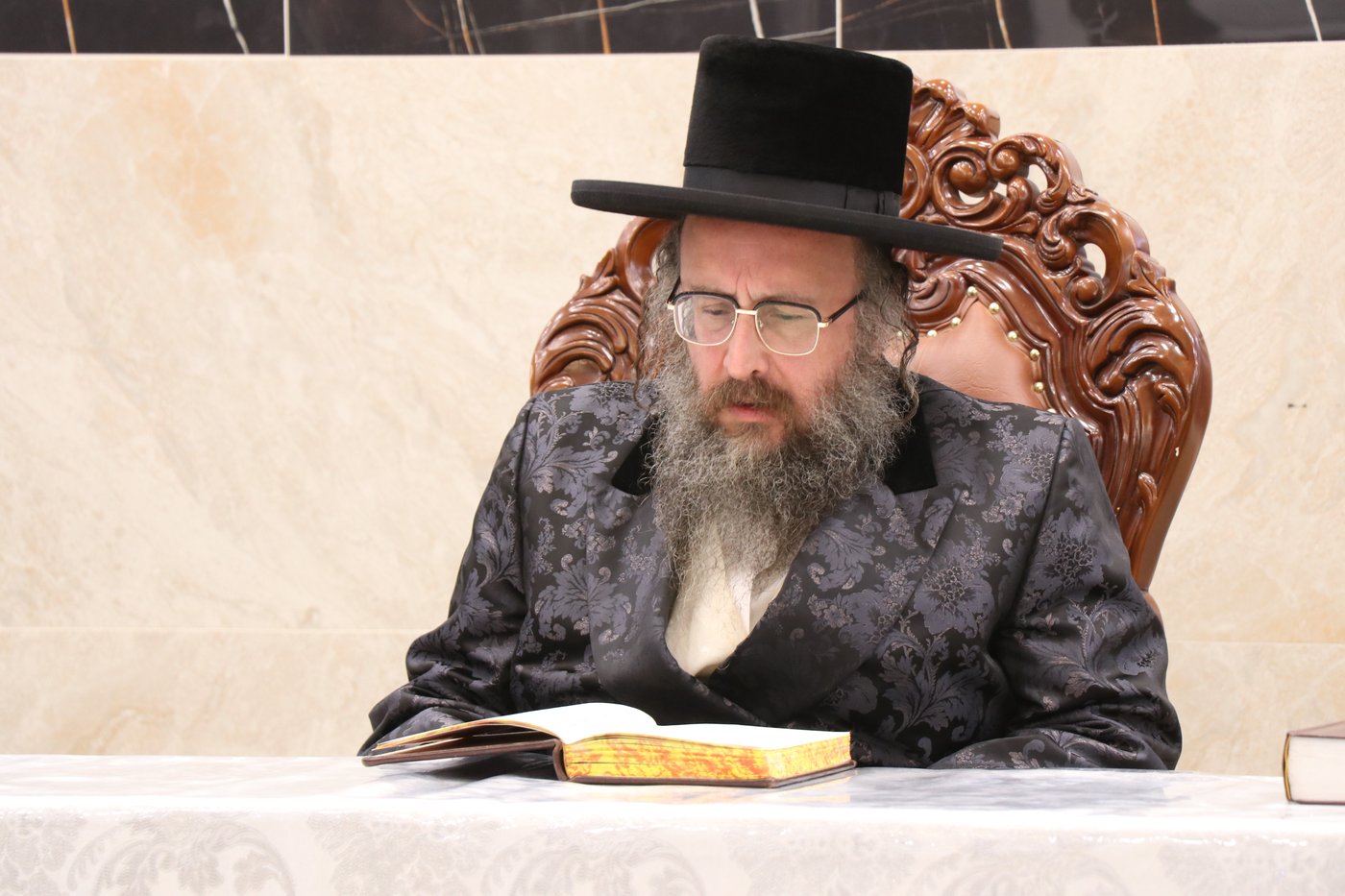 ט"ו בשבט בחצה"ק ביאלה בית שמש