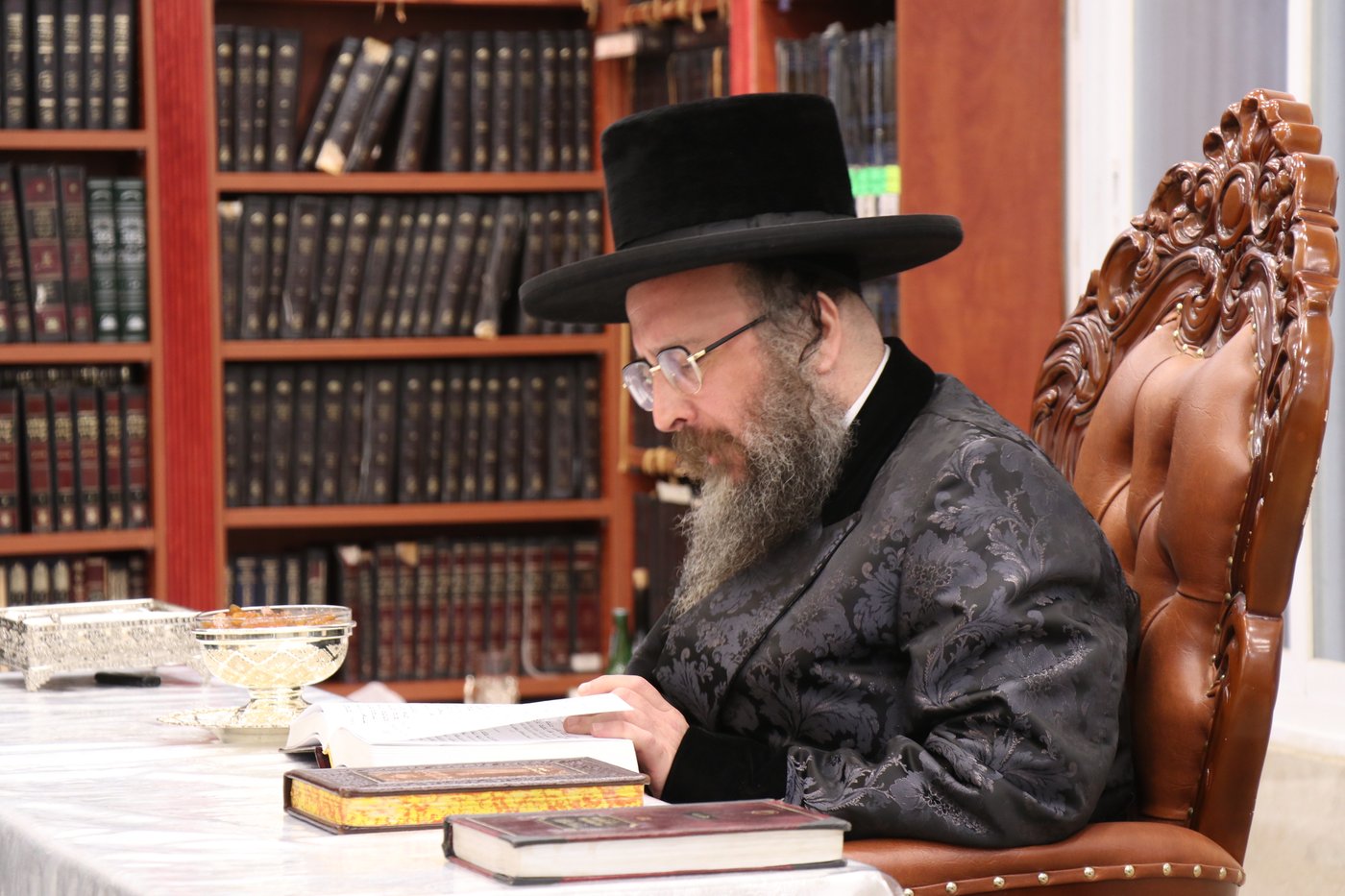 ט"ו בשבט בחצה"ק ביאלה בית שמש