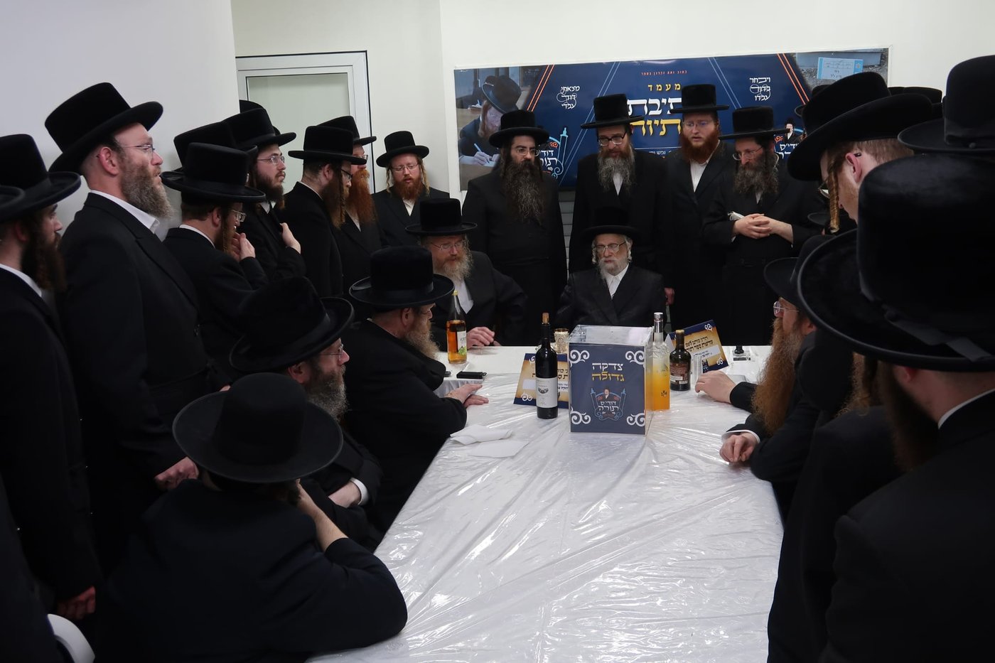התחלת כתיבת ס"ת בסערט ויז'ניץ