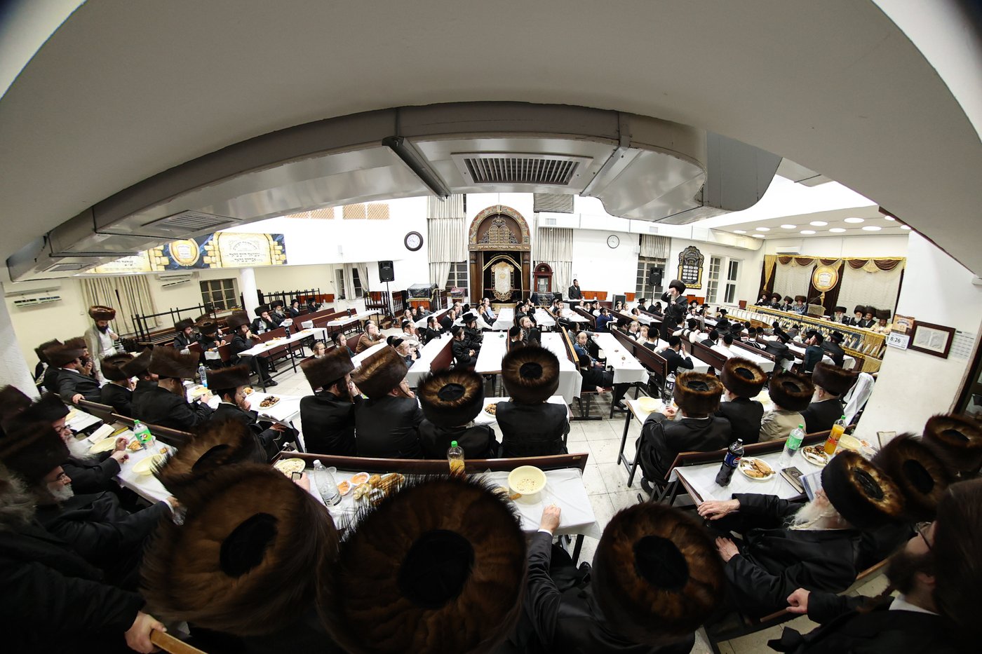 חלוקת פרסים בסאטמר ירושלים