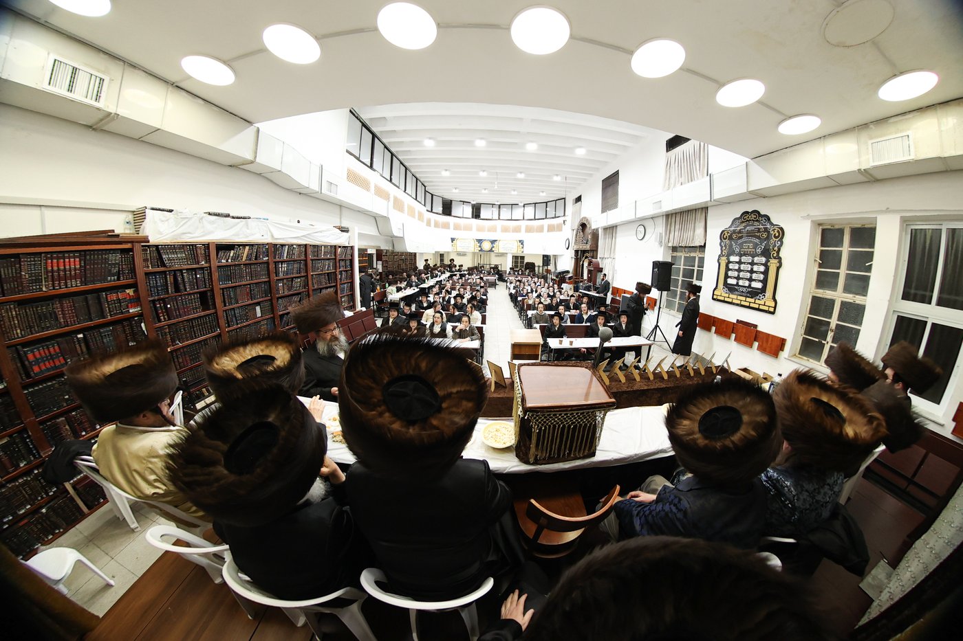 חלוקת פרסים בסאטמר ירושלים