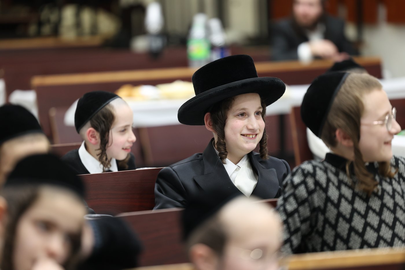 חלוקת פרסים בסאטמר ירושלים