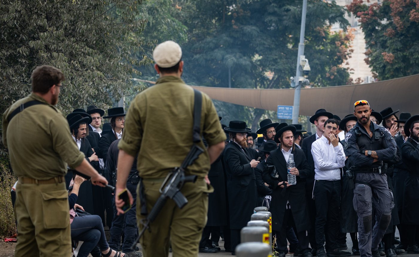 חרדים וחיילים, אילוסטרציה