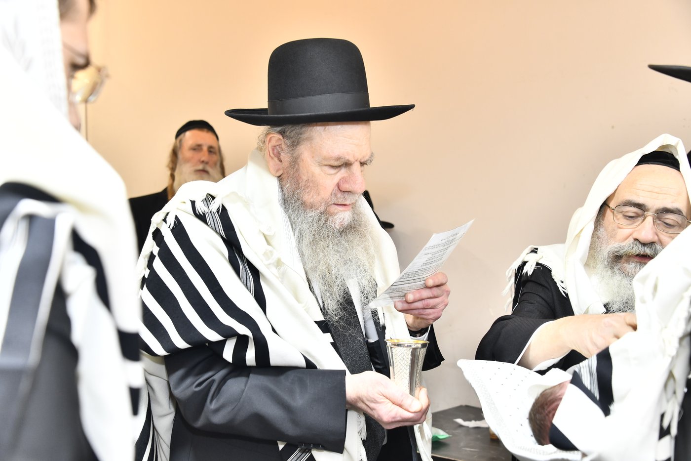 שמחת הברית לנין הגרמ"ש אדלשטיין ונכד הגרי"ש קנייבסקי