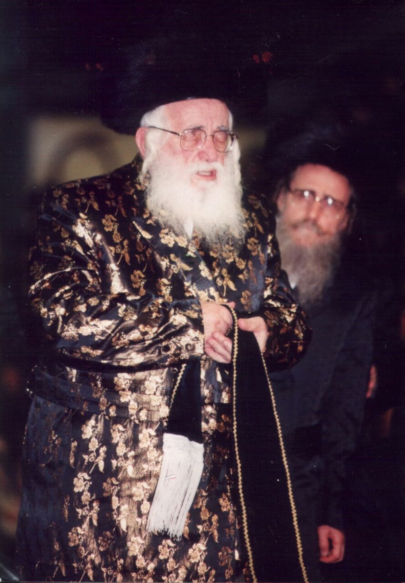 רבי זושא לוריא זצ"ל והאדמו"ר מויז'ניץ זצ"ל בחתונת נכדם