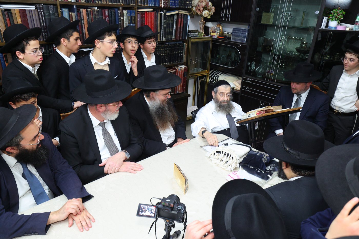 ילדי תל ציון אצל הגר"מ בן שמעון