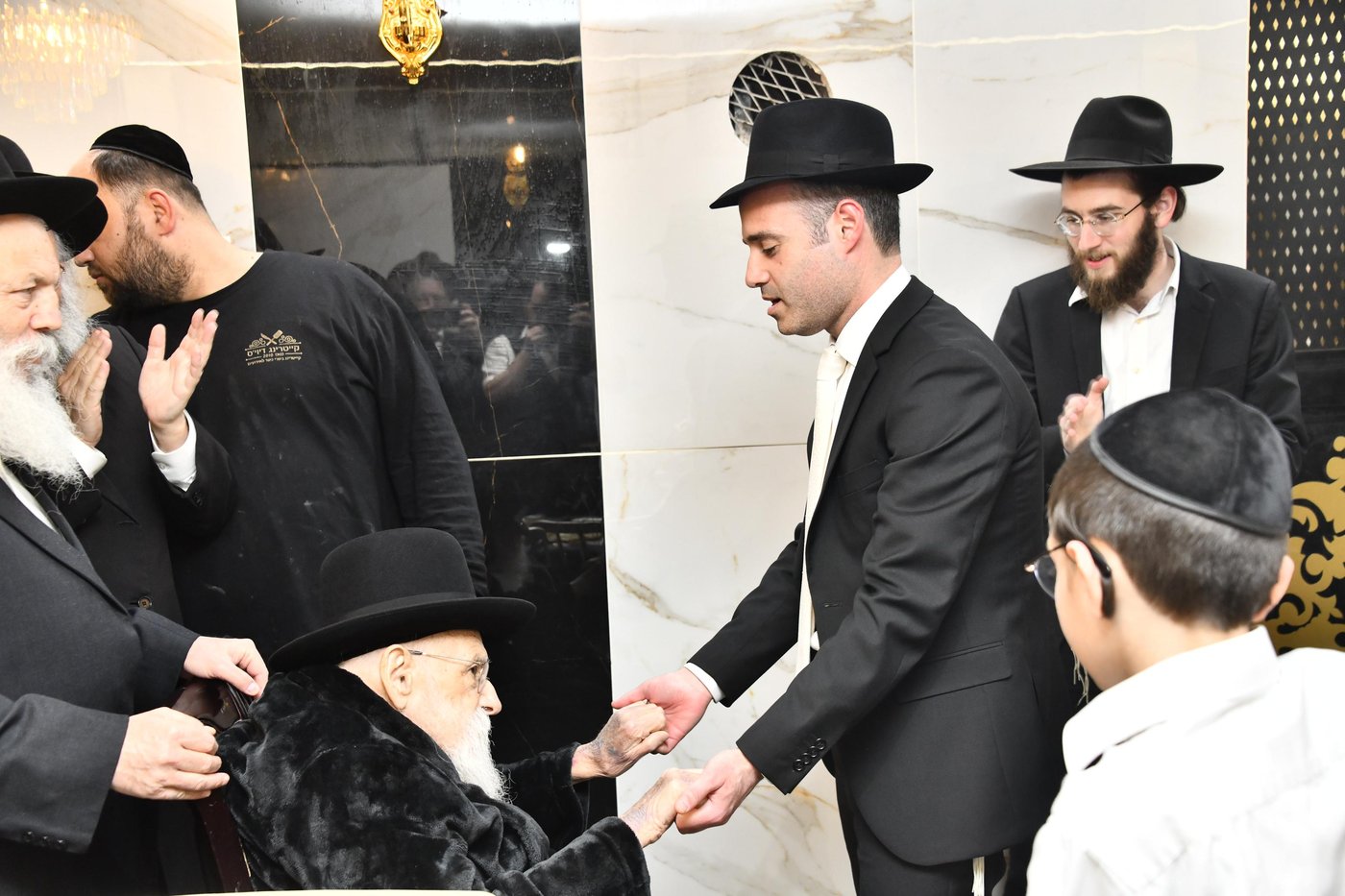 שבע ברכות לנכדת הגר"מ גריינמן