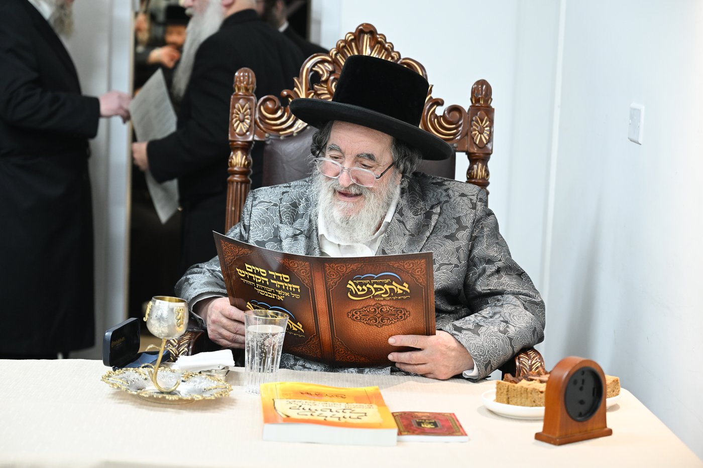 סעודת ר"ח אדר אצל האדמו"ר מויז'ניץ