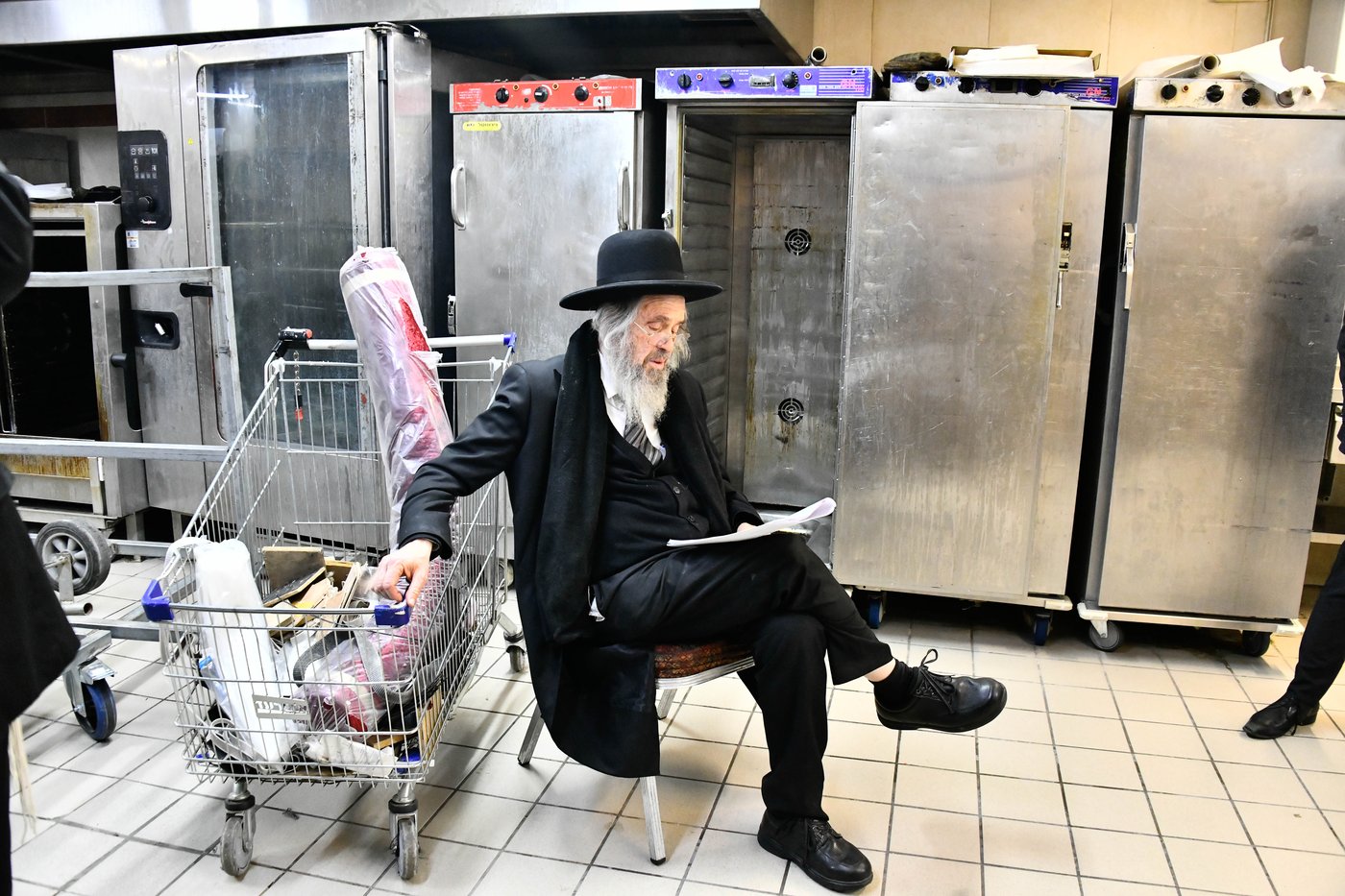 הגר"ד כהן בלימוד במטבח של ארמונות חן