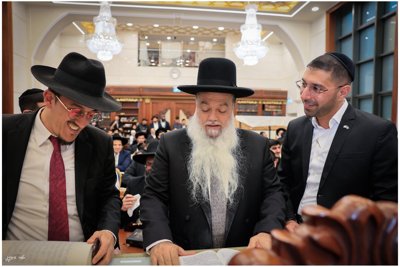 הגאון הרב יגאל כהן בקריאת המגילה