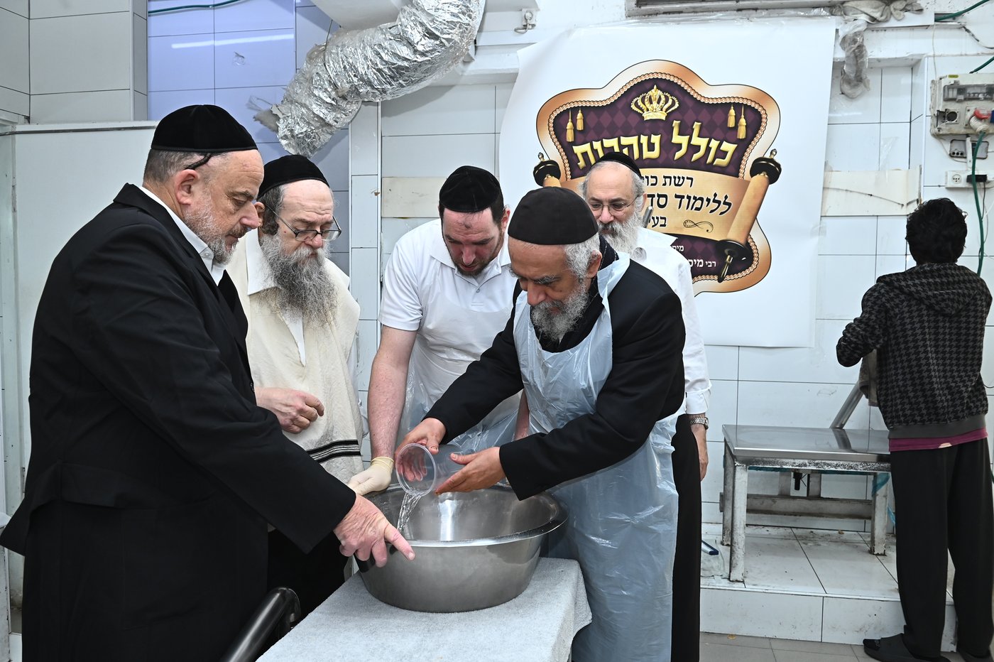 הגר"י רצאבי באפיית מצות