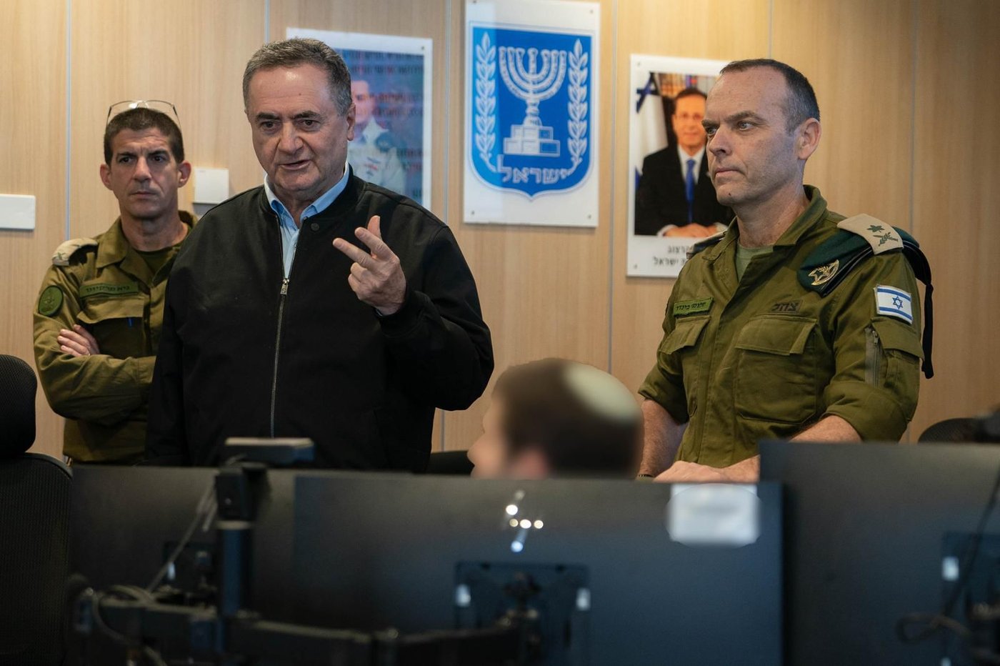 ישראל כץ בביקור באגף המודיעין
