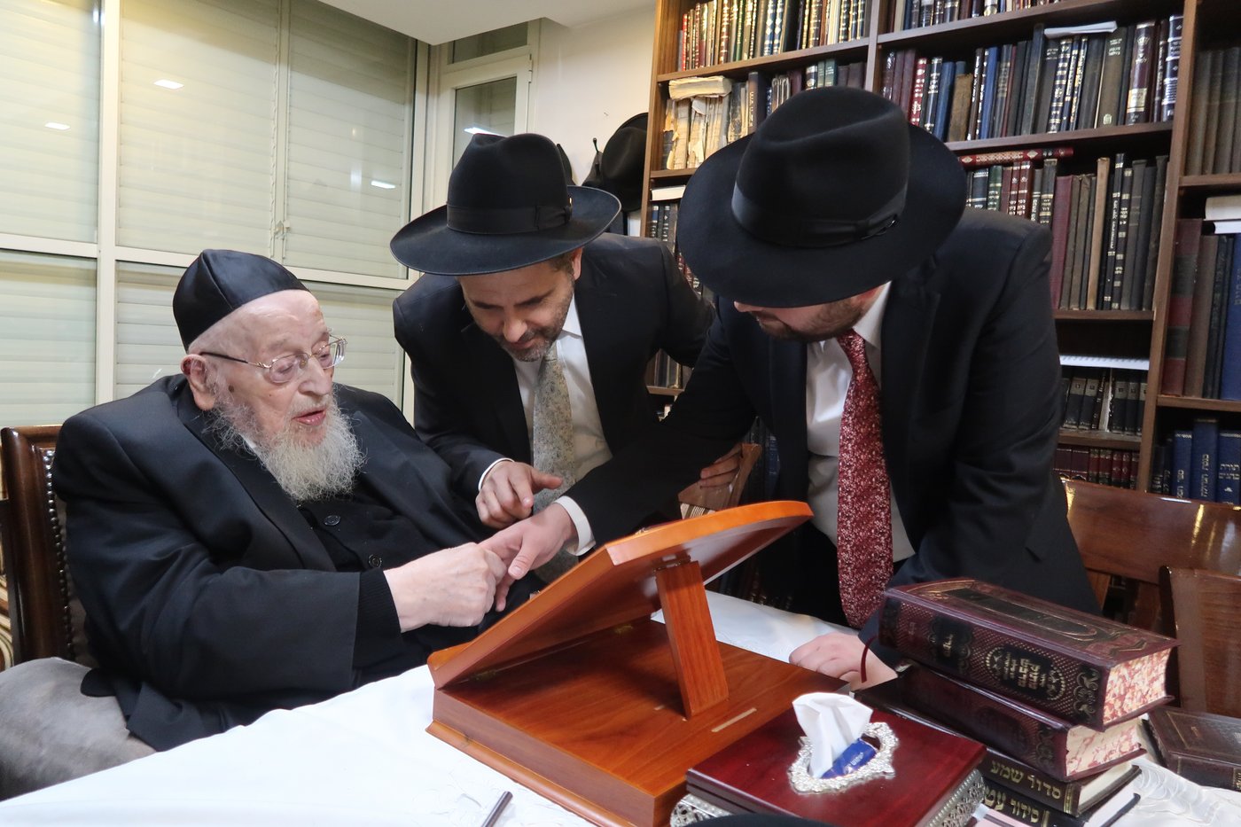 פורים בצל הגרמ"צ ברגמן 