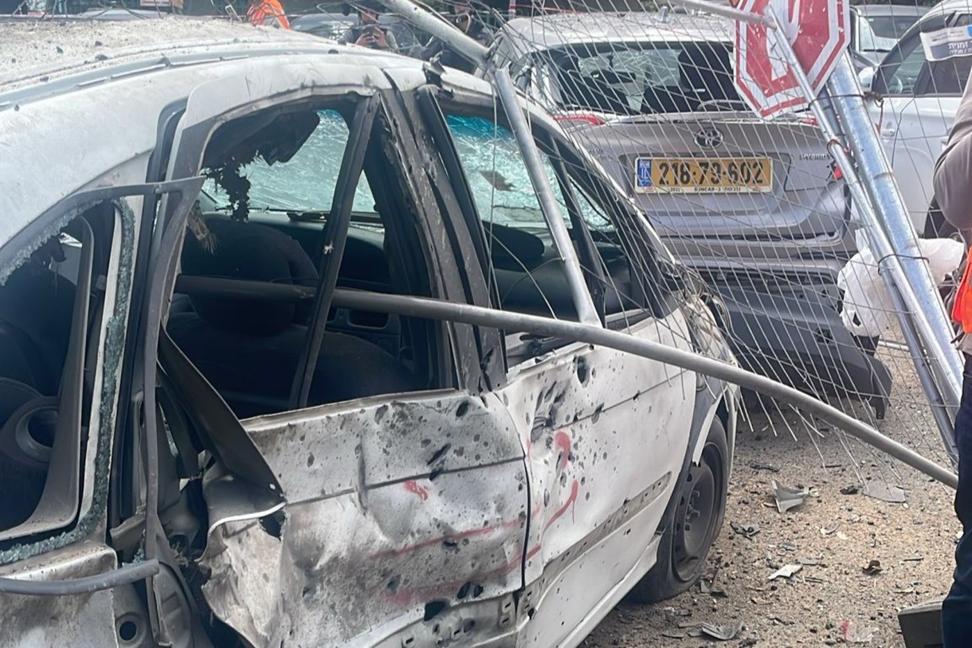 הטיל המתפצל שוב גובה קורבנות: שני פועלים נהרגו, מספר פצועים קשה במרכז | כל הפרטים