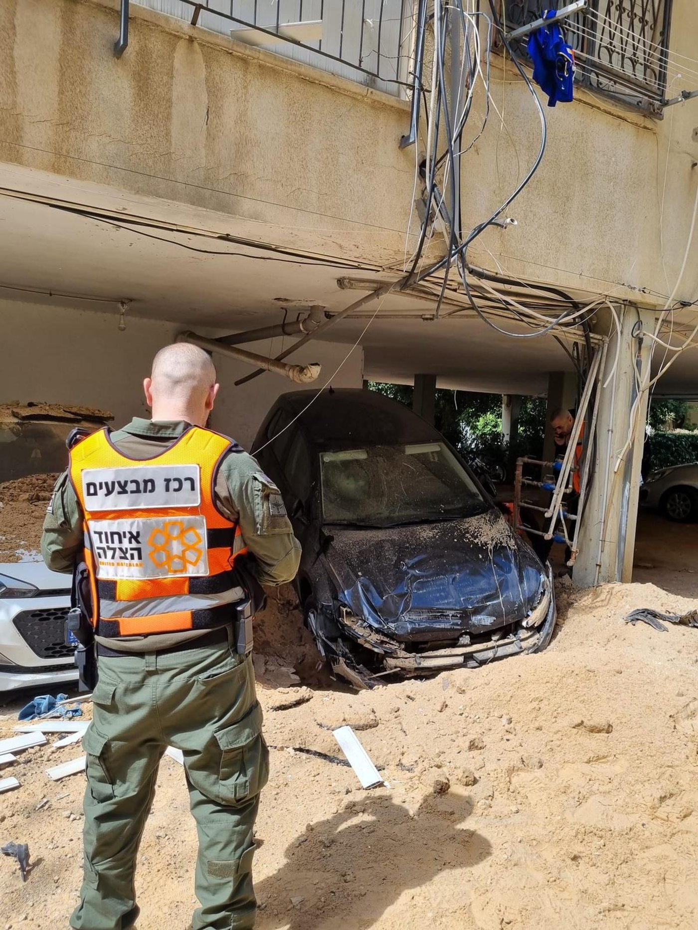 הטיל המתפצל שוב גובה קורבנות: שני פועלים נהרגו, מספר פצועים קשה במרכז | כל הפרטים