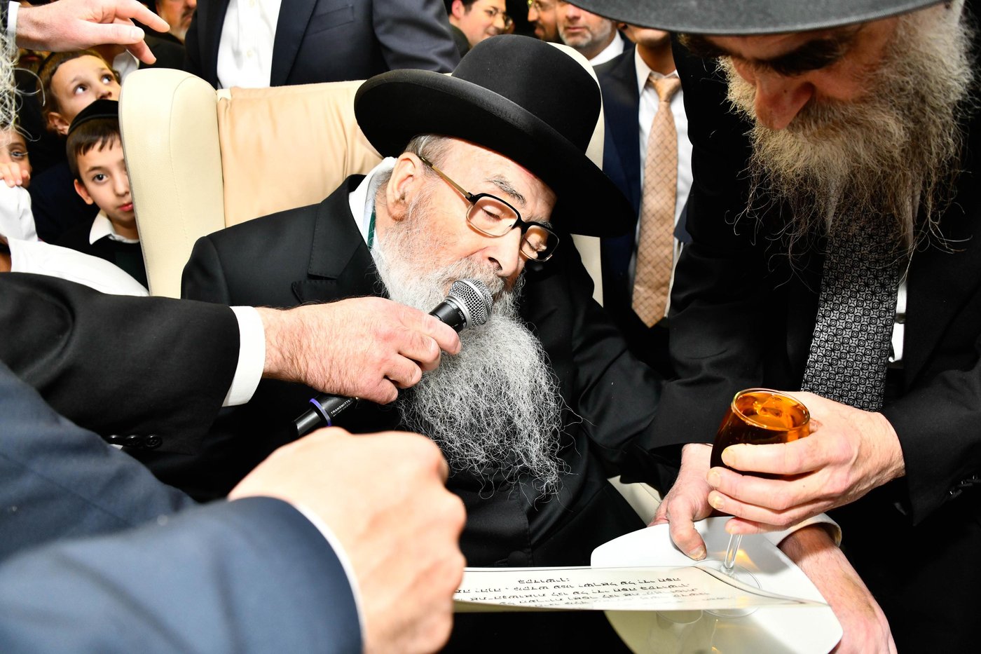חתונת נכדו של הגר"י עדס