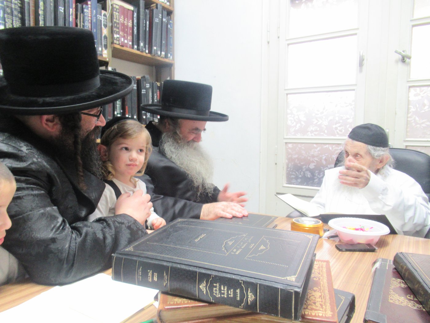 חלאקה לבן אב"ד מאקאווא אלעד