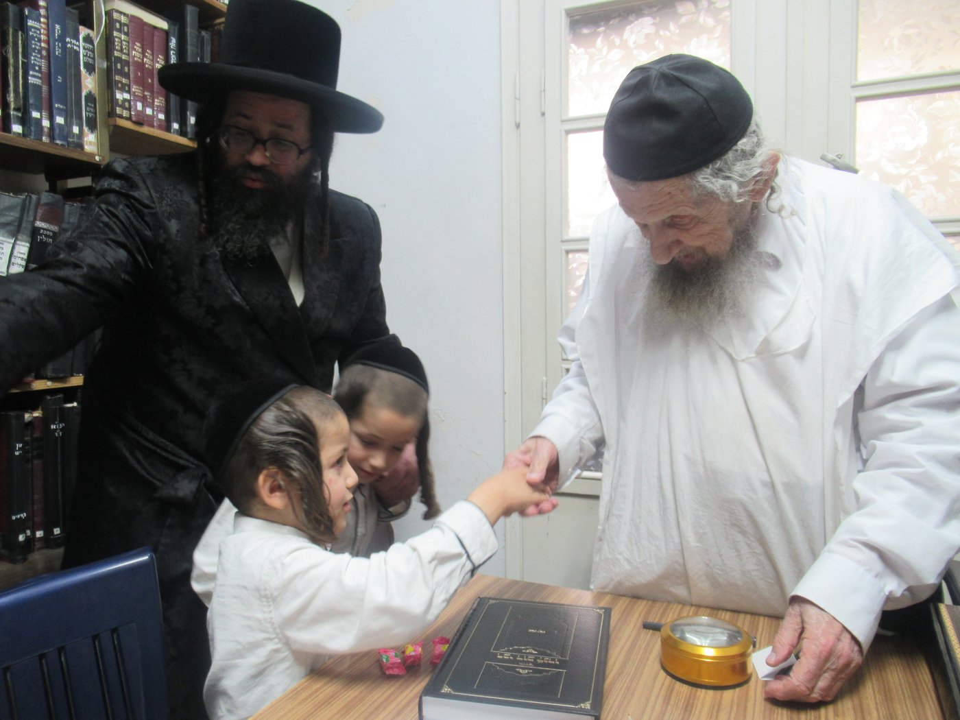 חלאקה לבן אב"ד מאקאווא אלעד