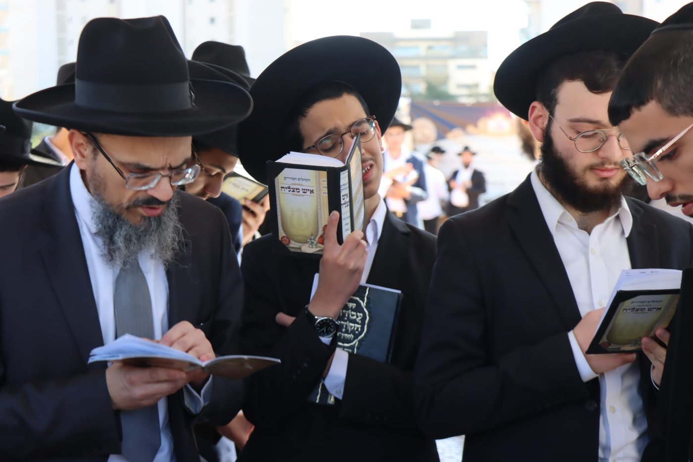 י"א חודש להגר"מ מאזוז זצ"ל 